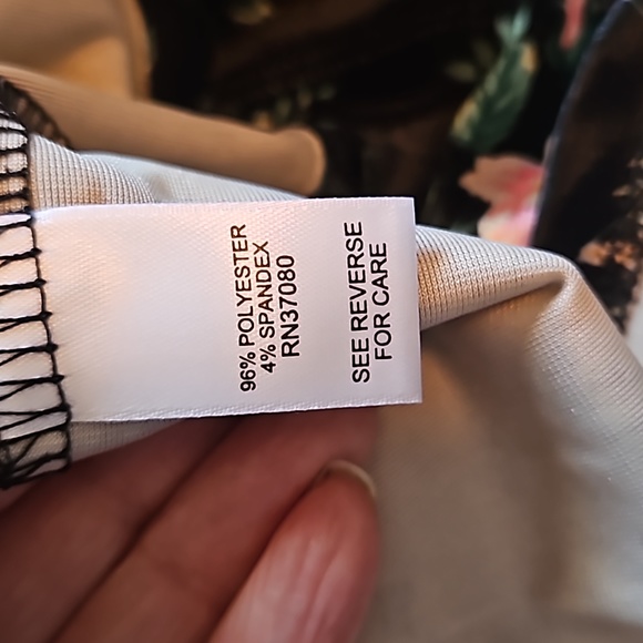 LADIES TOP - Picture 8 of 10